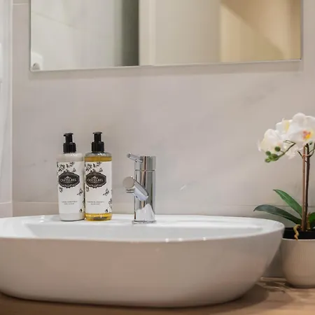 Cosy House Downtown With Swimming Pool And Ac Апартаменты *