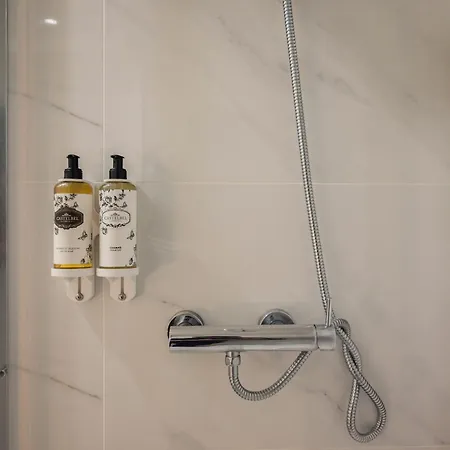 Cosy House Downtown With Swimming Pool And Ac アパート ポルト