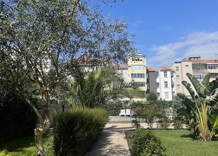 Cosy House Downtown With Swimming Pool And Ac